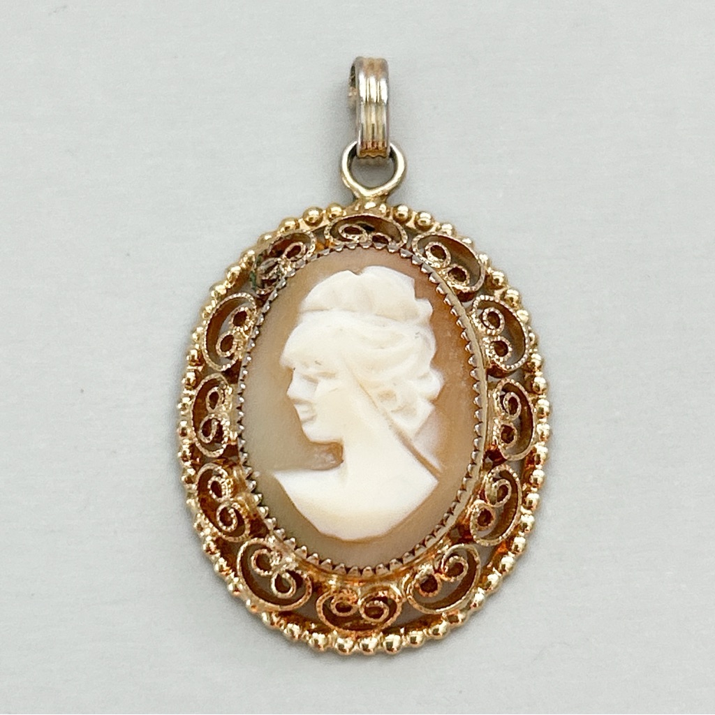 Vintage Catamore 12 Kt Carved Shell Cameo Pendant